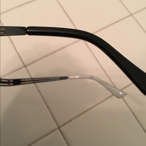 Men Guess Sunglasses - Picture 5 of 5